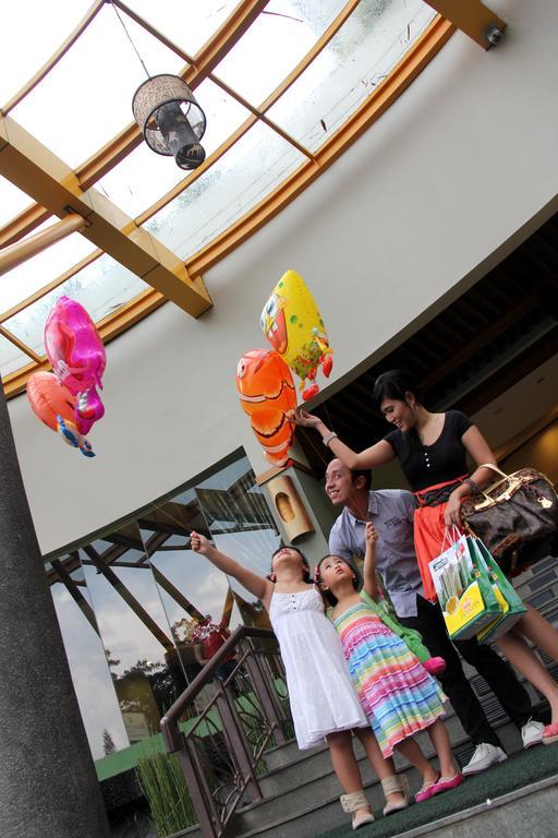 Banana Inn By Kagum Hotels Bandung Exterior foto